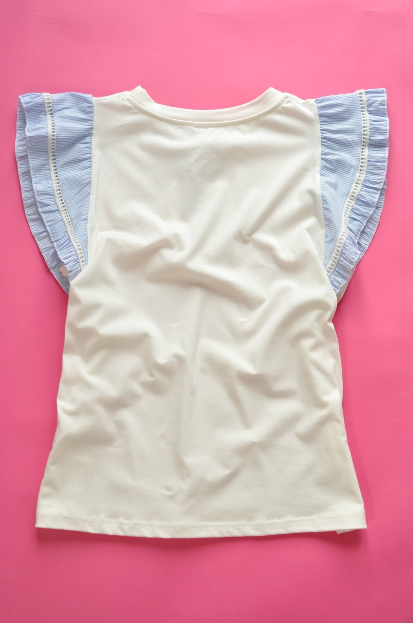 White straight-cut t-shirt with frilled baby blue sleeves