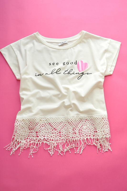 Ecru staright-cut t-shirt with pink PVC heart crochet and frills