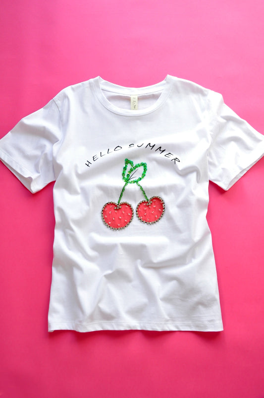 White straight-cut t-shirt with gleaming cherries