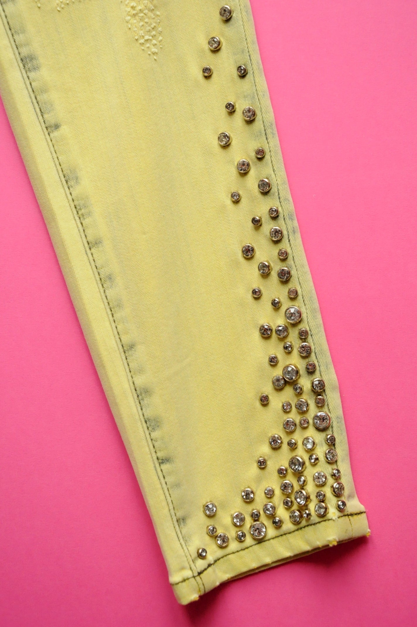 Crystal-embellished yellow mid-rise skinny jeans