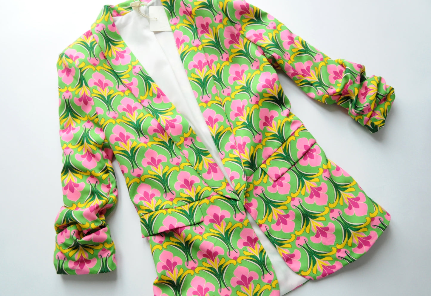 Vibrant 70's vibes printed oversized blazer green