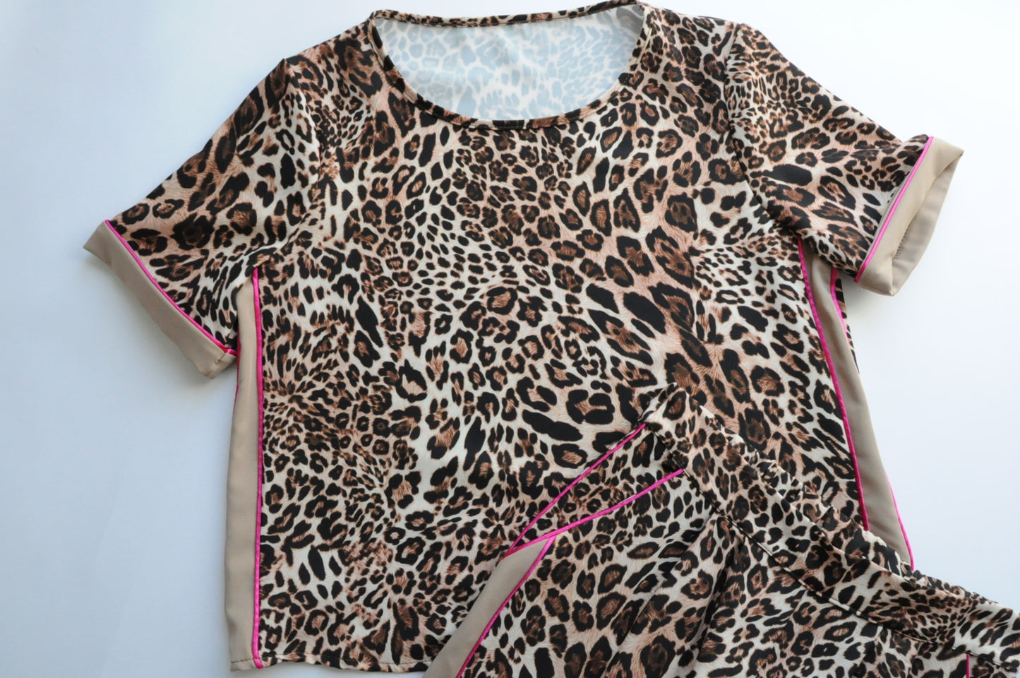 Leopard-print pink piping satin co-ord